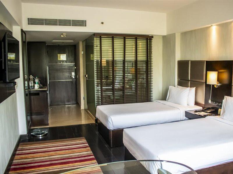 גורגאון Radisson Hotel Sector 29 Gurugram מראה חיצוני תמונה