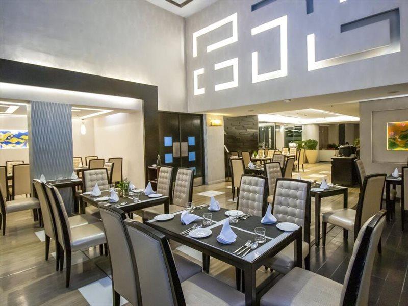 גורגאון Radisson Hotel Sector 29 Gurugram מראה חיצוני תמונה