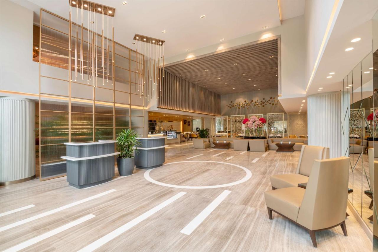 גורגאון Radisson Hotel Sector 29 Gurugram מראה חיצוני תמונה