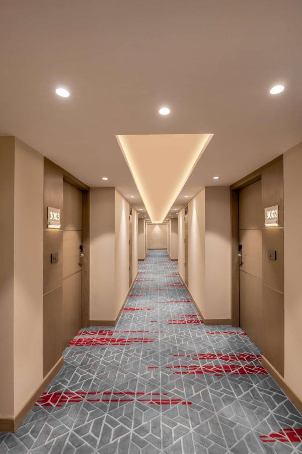 גורגאון Radisson Hotel Sector 29 Gurugram מראה חיצוני תמונה